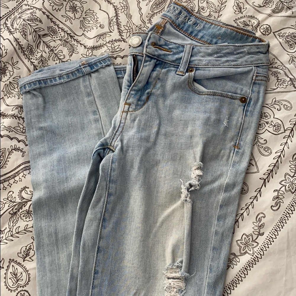 American Eagle Light Wash Jeans